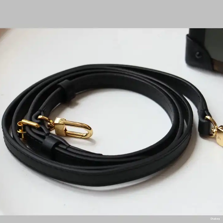 Bags 2104DJ0105 LV 0706